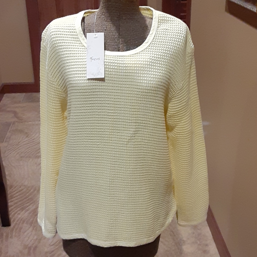 Focus Casual Life Waffle Top NWT Sz M